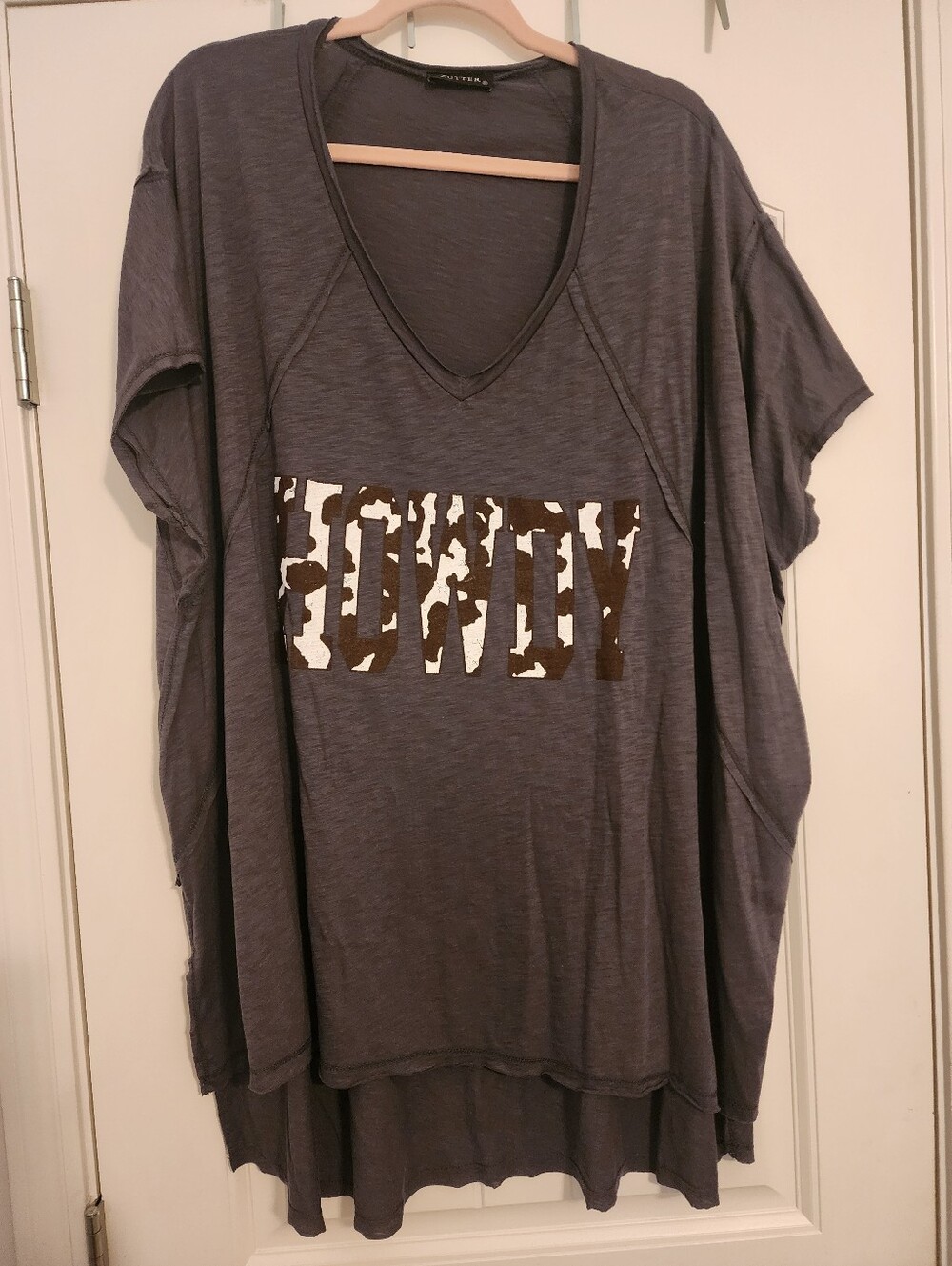Zutter Charcoal V-Neck Tunic with Animal Print Graphic Howdy Country Oversized M